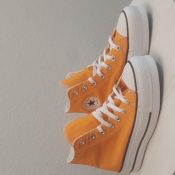 Converse Shoes - CONVERSE Chuck Taylor All Star Lift Womens High Top Shoes Orange